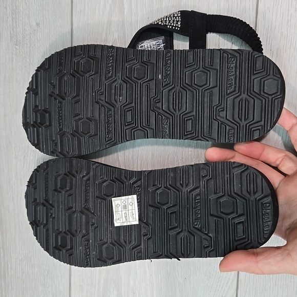 Skechers Womens Yoga Foam Thong Rhinestone T strap Sandals Flats shoes sz 9 - Picture 8 of 9